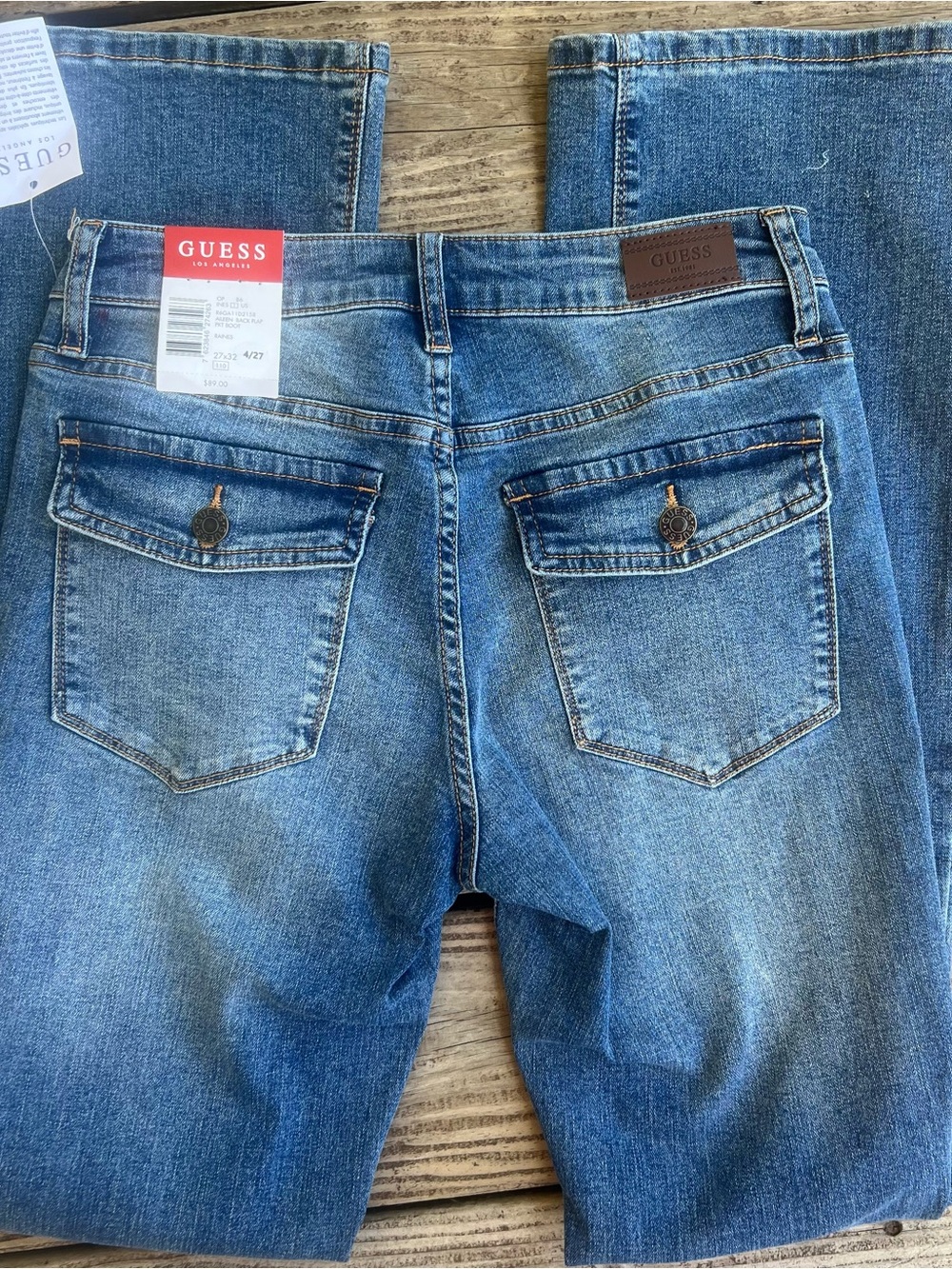GUESS Denim Jeans – Size 27 (4) – Medium Wash - slight flare + stretch NWT